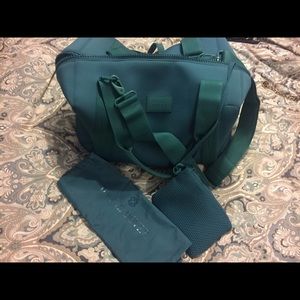 NWOT Dagne Dover Large Landon Carry-All in Palm
